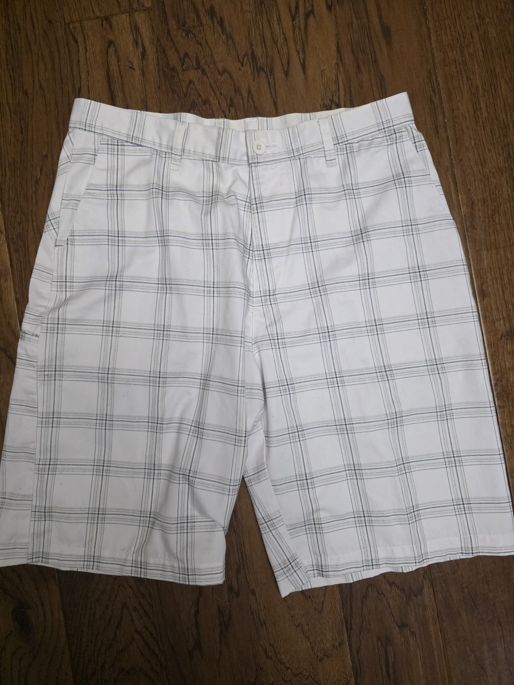 burnside White Plaid Flat-Front Shorts